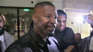 Exclusive Jamie Foxx Needed Stitches After Dinner Altercation ... Glass Was Thrown At Him