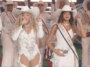 Beyoncé Gameday Glory!!! Scores Big On NFL's Xmas Halftime Stage