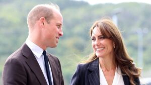 Prince William and Kate Middleton are like 'teenagers in love,' defying royal protocol: expert