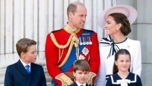 Prince William and Kate Middleton are like 'teenagers in love,' defying royal protocol: expert