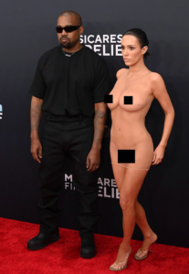 Bianca Censori Shocks Fans by Going Nearly Nude on the 2025 Grammys Red Carpet—While Kanye West Opts for a Fully Covered Look!