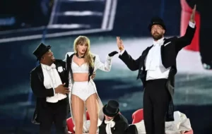 Travis Kelce compares the Super Bowl to performing with Taylor Swift